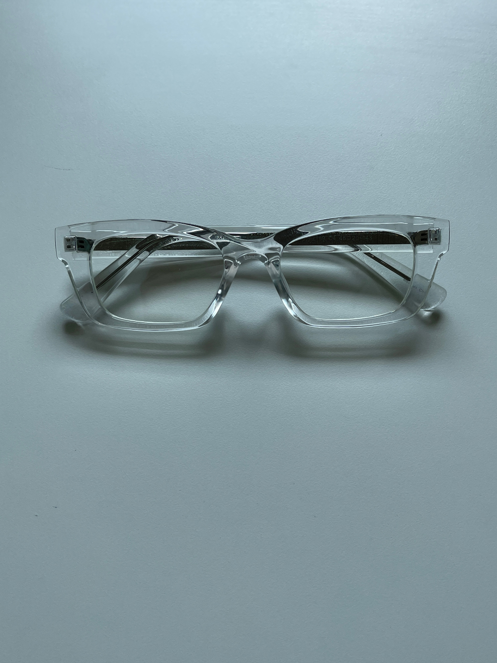 안경 모델 착용 이미지-S2L9